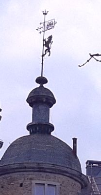 Girouette avec les armoiries d'Artigues de Vonêche.
(Photo JCZ) Girouette avec les armoiries d'Artigues de Vonêche